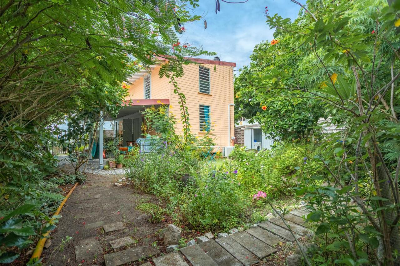 Appartement Charmant Au Carbet Avec Vue Sur La Mer 50 M² Le Carbet Bagian luar foto